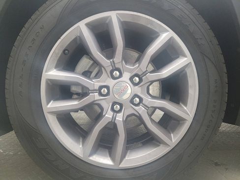 Used 2023 GMC Terrain SLT image 31