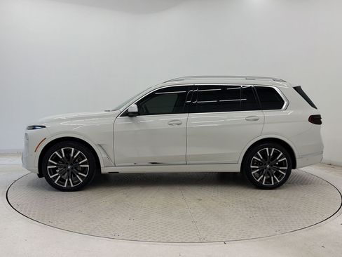Used 2023 BMW X7 xDrive40i w/ Premium Package AWD/4WD image 2