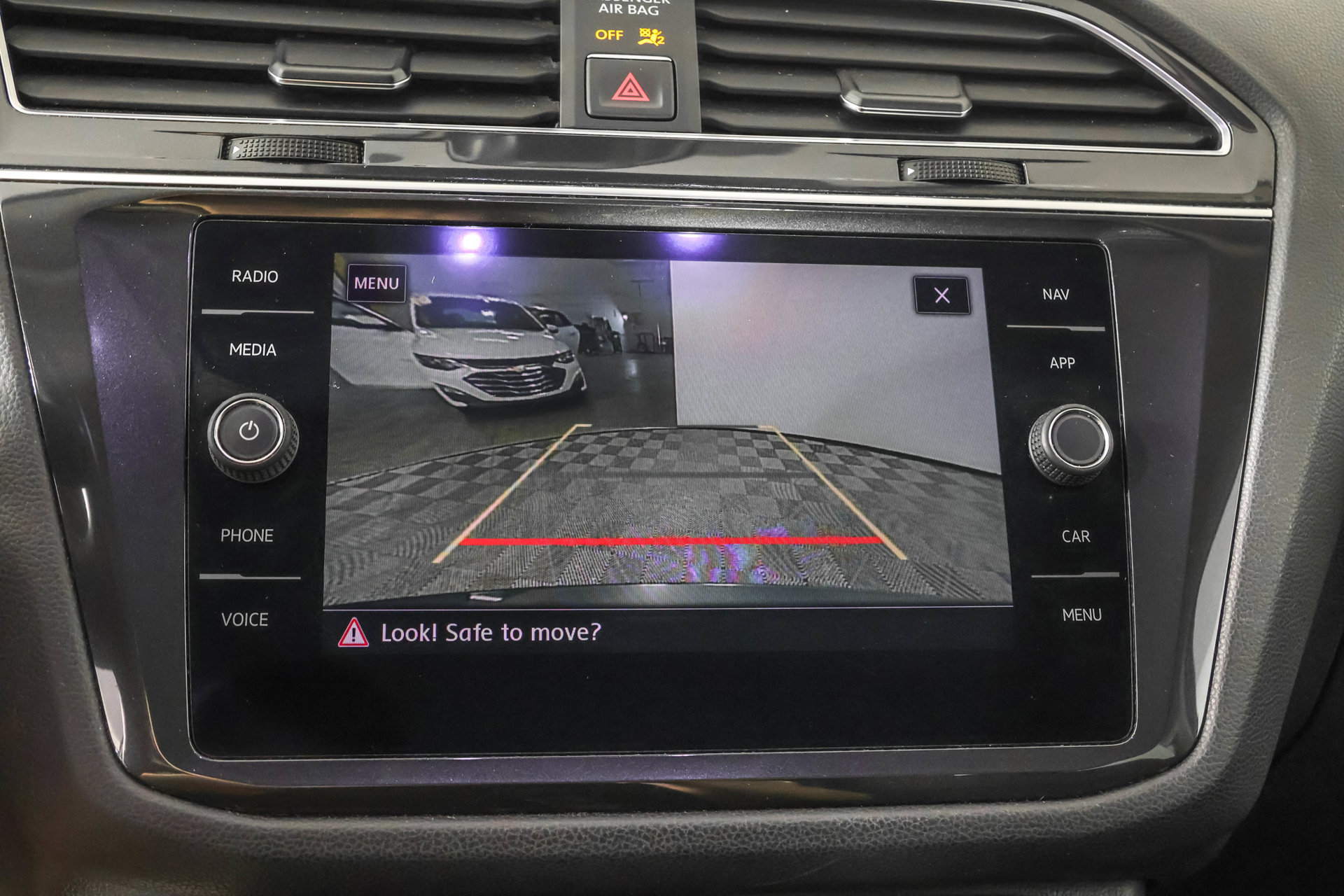 Used 2018 Volkswagen Tiguan SEL Premium AWD/4WD image 7