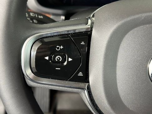 New 2024 Volvo S60 B5 Plus w/ Climate Package image 29