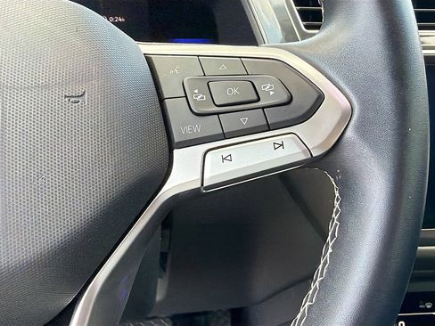 Used 2023 Volkswagen Tiguan SE image 35