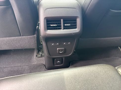 Used 2023 Chevrolet Equinox Premier FWD image 41