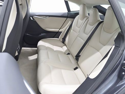 Used 2019 Tesla Model S AWD image 29