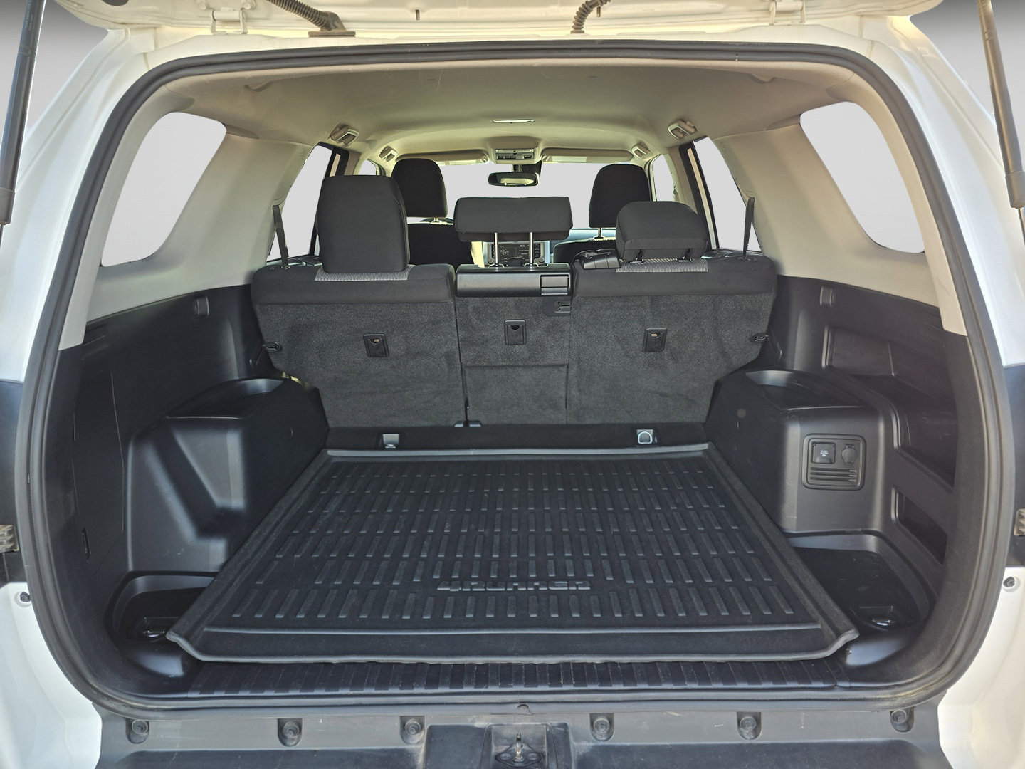 Used 2020 Toyota 4Runner SR5 AWD/4WD image 55