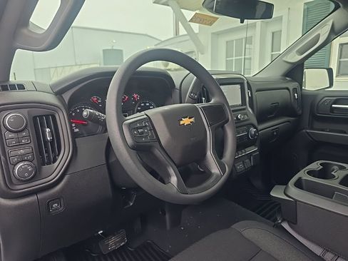 Used 2026 Chevrolet Silverado 1500 Custom image 2
