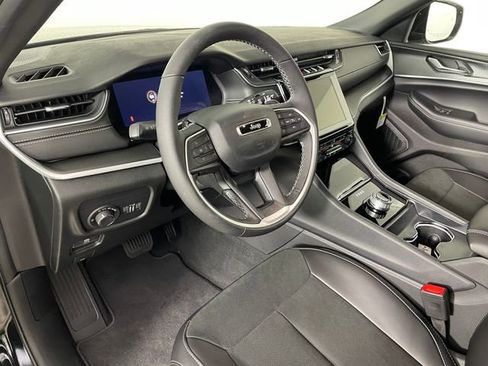 New 2025 Jeep Grand Cherokee L Laredo AWD/4WD image 2