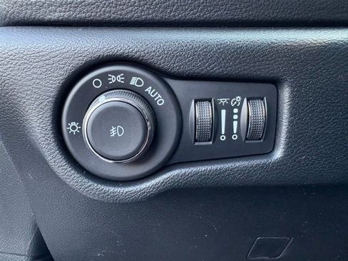 New 2026 Chrysler Pacifica Limited FWD image 14