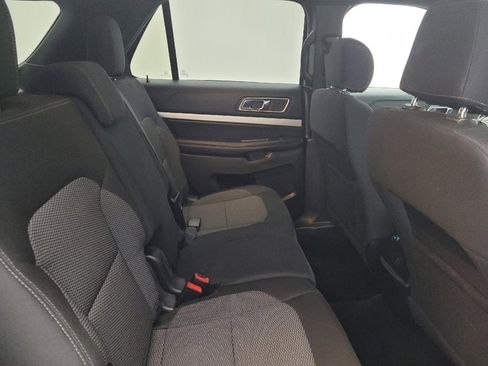 Used 2016 Ford Explorer XLT image 19