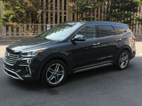 Used 2017 Hyundai Santa Fe Limited AWD/4WD image 12