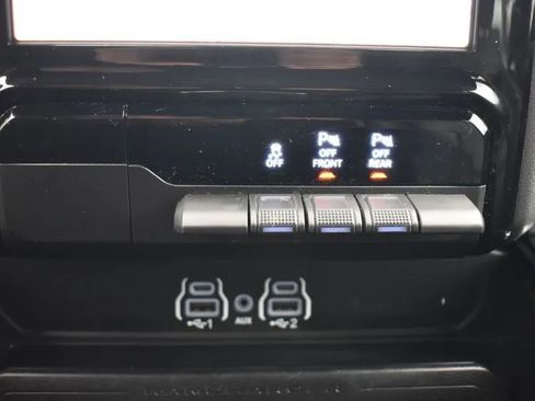 Used 2025 RAM 1500 Laramie image 33