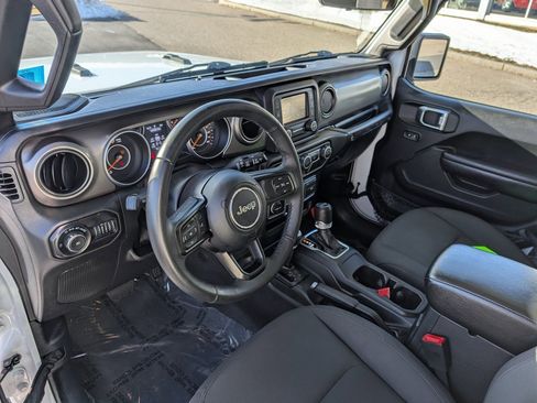 Used 2018 Jeep Wrangler Unlimited Sport S image 13