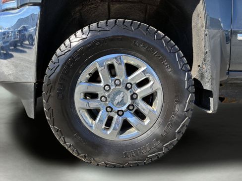 Used 2019 Chevrolet Silverado 2500 LTZ w/ Duramax Plus Package AWD/4WD image 36