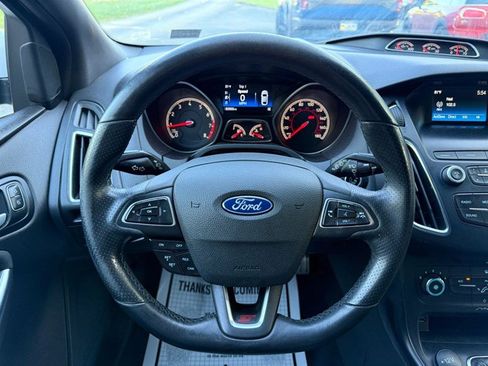 Used 2018 Ford Focus ST FWD image 13