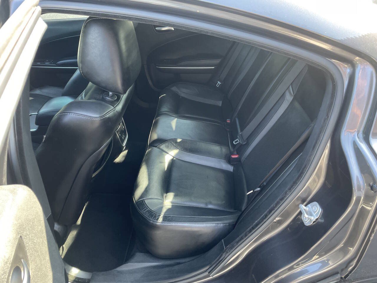 Used 2020 Dodge Charger SXT w/ Leather Interior Group RWD image 9