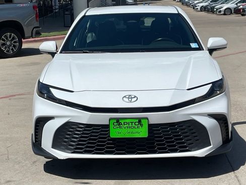 Used 2025 Toyota Camry SE FWD image 6