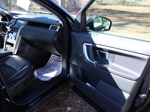 Used 2018 Land Rover Discovery Sport SE image 39