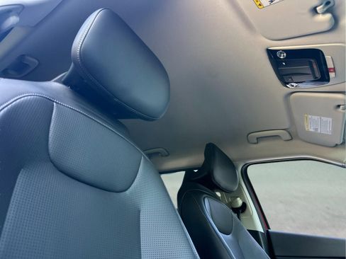 New 2025 Kia EV6 Wind image 17