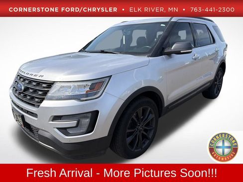Used 2017 Ford Explorer XLT w/ Equipment Group 202A AWD/4WD image 1