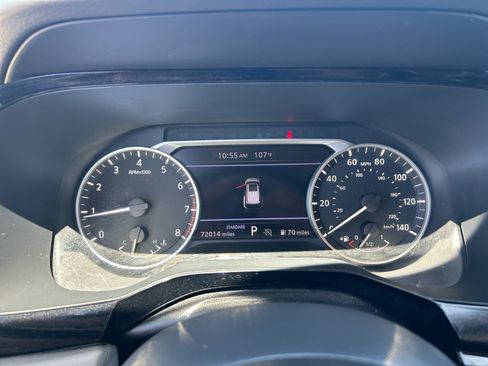 Used 2022 Nissan Pathfinder SV w/ SV Premium Package FWD image 11
