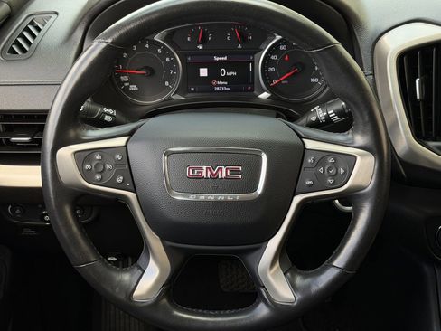Used 2020 GMC Terrain Denali w/ Denali Premium Package FWD image 12