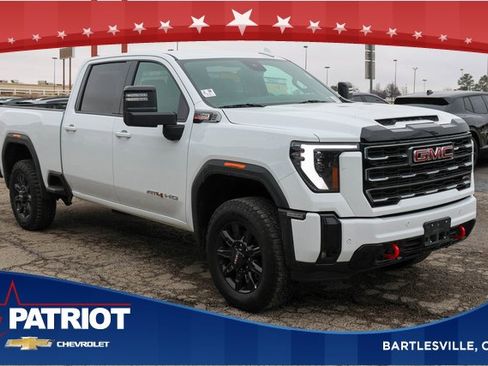 Used 2025 GMC Sierra 2500 AT4 image 1