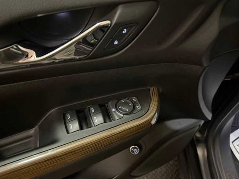 Used 2023 GMC Acadia SLE w/ Driver Convenience Package image 20