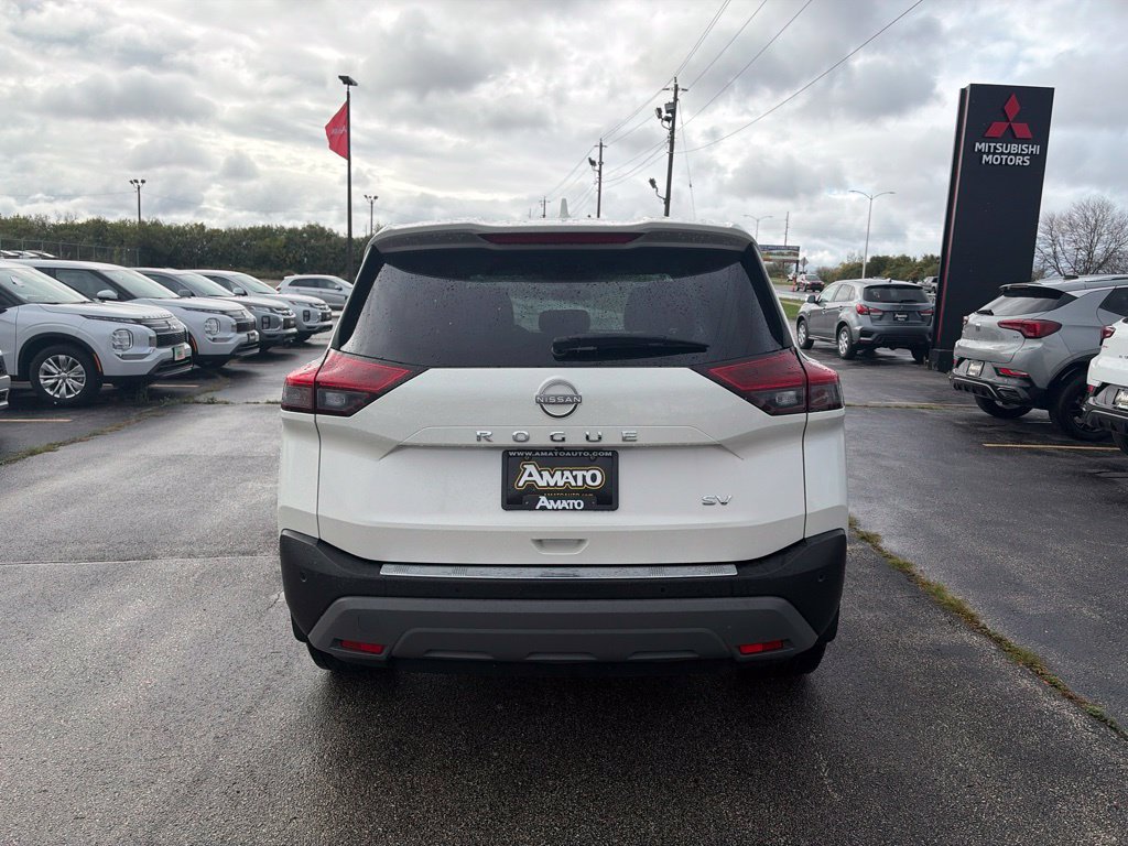 Used 2023 Nissan Rogue SV FWD image 4