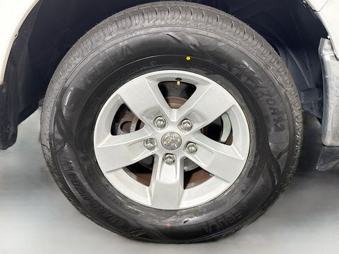 Used 2019 RAM 1500 Tradesman w/ Chrome Plus Package RWD image 31