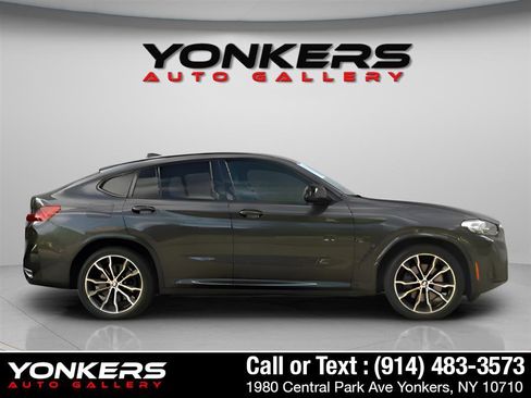 Used 2022 BMW X4 M40i w/ Premium Package image 9