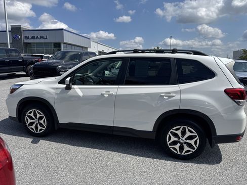 Used 2019 Subaru Forester Premium w/ All-Weather Package AWD/4WD image 25