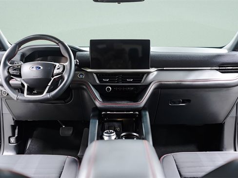 Used 2025 Ford Explorer ST-Line w/ ST-Line Street Pack image 9