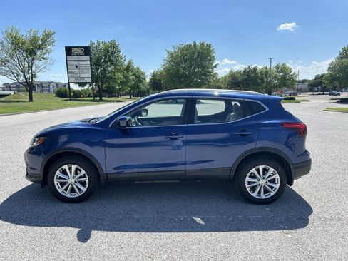 Used 2018 Nissan Rogue Sport SV FWD image 12