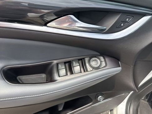 Used 2020 Buick Enclave Essence FWD image 28