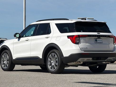 Used 2026 Ford Explorer Active w/ Active Comfort Package AWD/4WD image 6