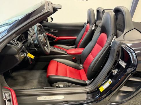 Used 2018 Porsche 718 Boxster S RWD image 21