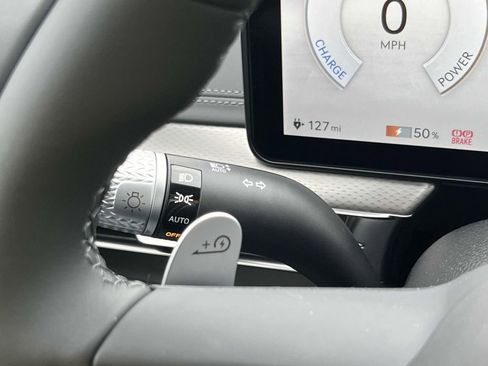 Used 2024 Genesis GV60 Advanced image 24