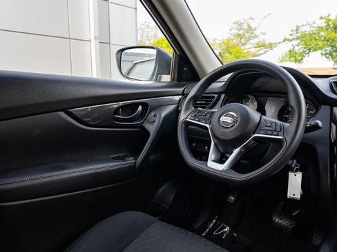 Used 2020 Nissan Rogue S AWD/4WD image 11