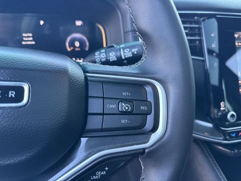 Used 2022 Jeep Wagoneer Series I w/ Premium Group I image 15