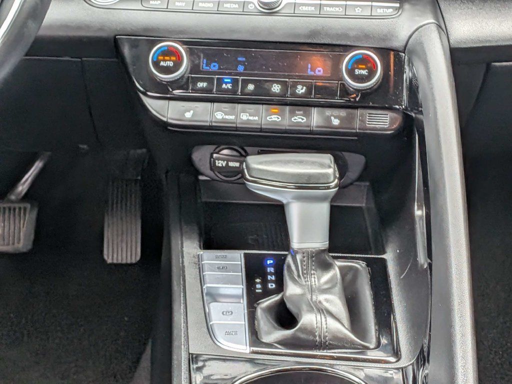 Certified 2025 Hyundai Elantra SEL FWD image 25