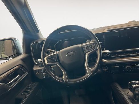 Used 2022 Chevrolet Silverado 1500 LT Trail Boss w/ LT Trail Boss Premium Package AWD/4WD image 12