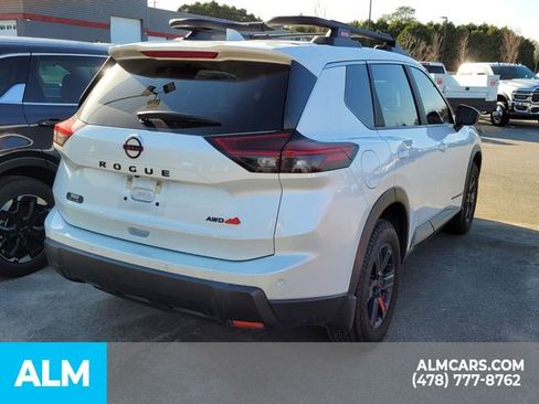 Used 2025 Nissan Rogue SV image 18