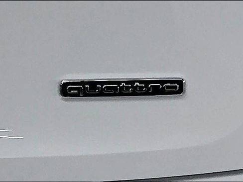 Used 2023 Audi Q5 2.0T Premium w/ Convenience Package image 11