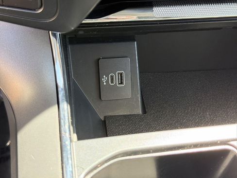 Used 2025 Ford F150 Lariat AWD/4WD image 40
