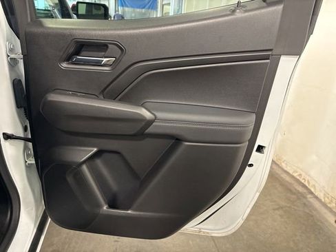 Used 2024 Chevrolet Colorado LT RWD image 38