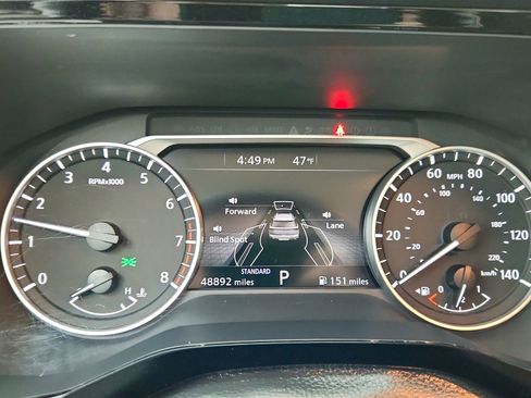 Used 2024 Nissan Pathfinder SV image 12