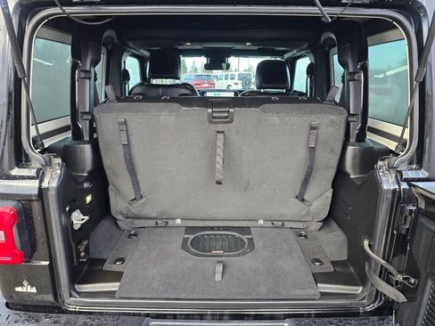 Used 2024 Jeep Wrangler Rubicon image 15