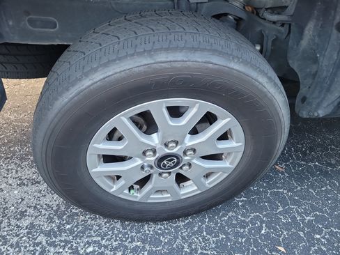 Used 2025 Toyota Tacoma SR5 RWD image 7