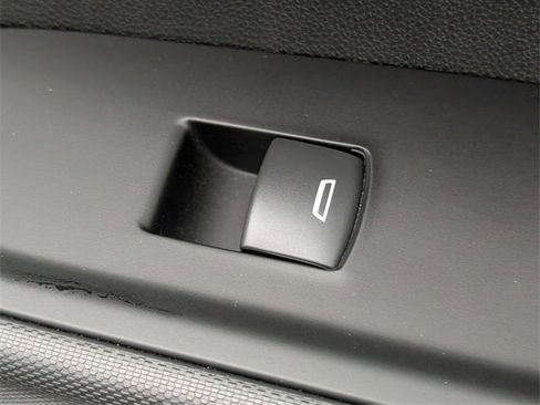 Certified 2025 Chevrolet Silverado 2500 Custom w/ Custom Value Package image 33