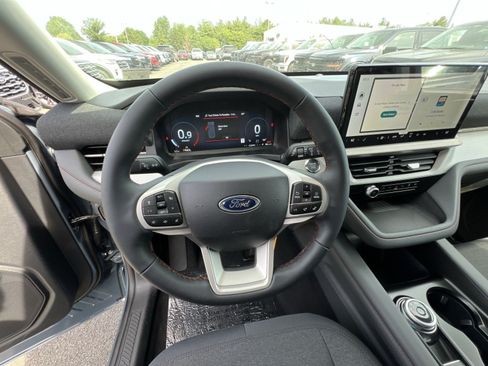 New 2026 Ford Explorer Active AWD/4WD image 24