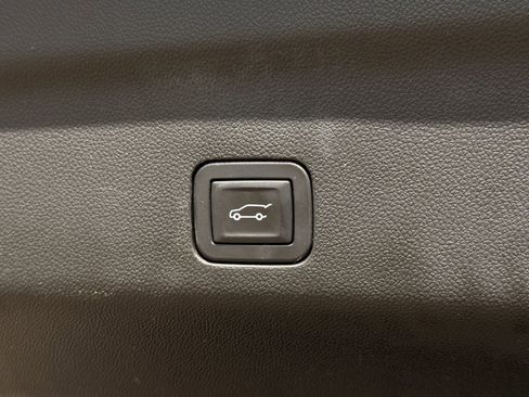 Used 2024 Chevrolet Suburban Z71 w/ Luxury Package image 31